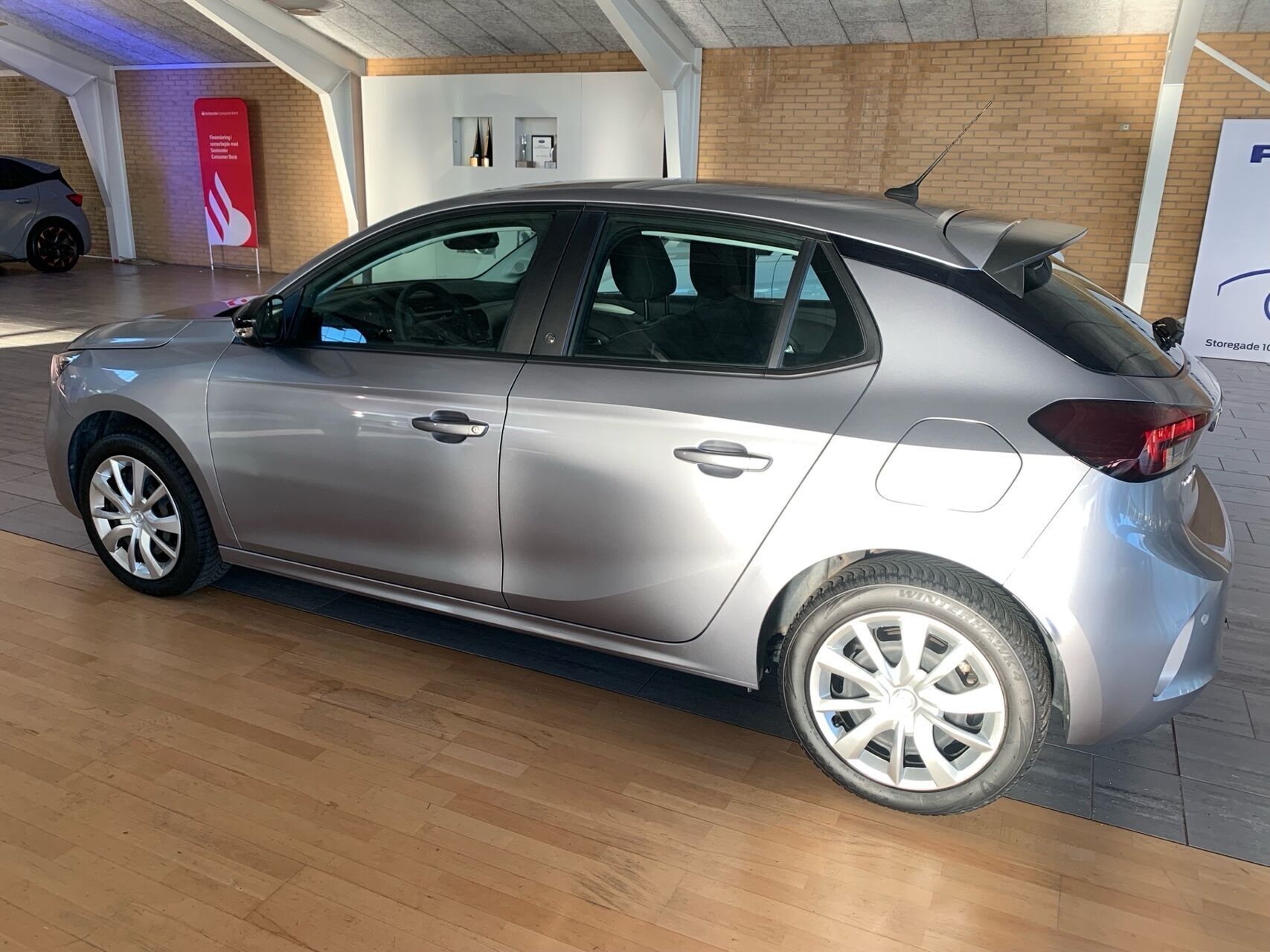 Grå Opel Corsa-e fra 2021