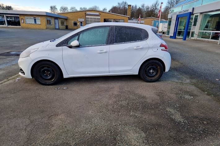 Hvid Peugeot 208 fra 2017