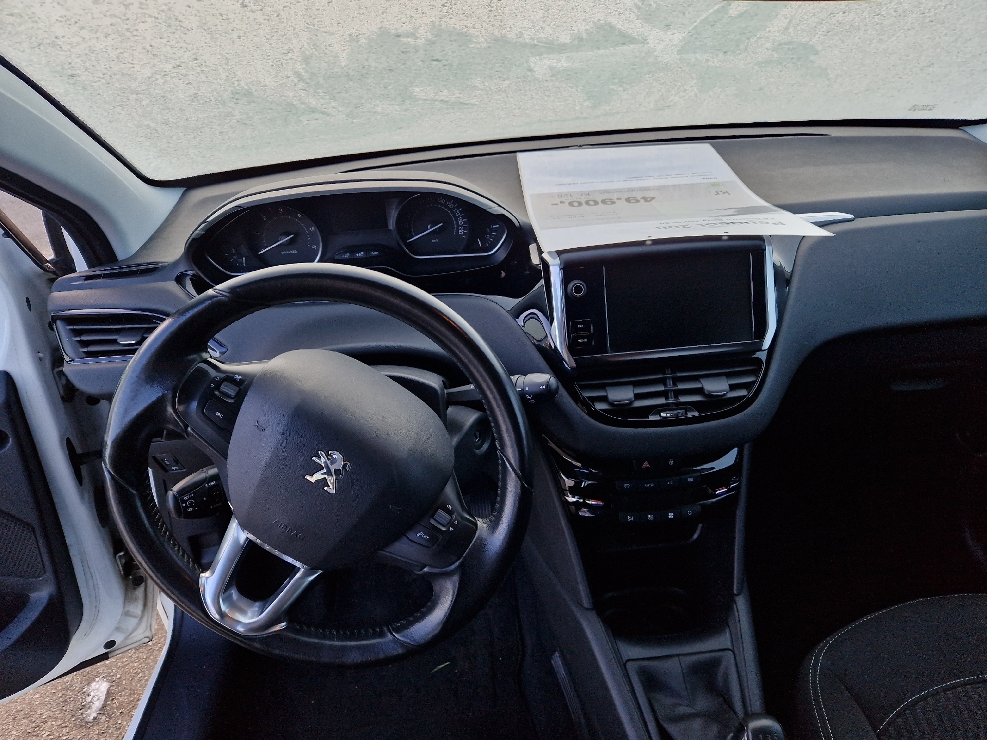 Hvid Peugeot 208 fra 2017