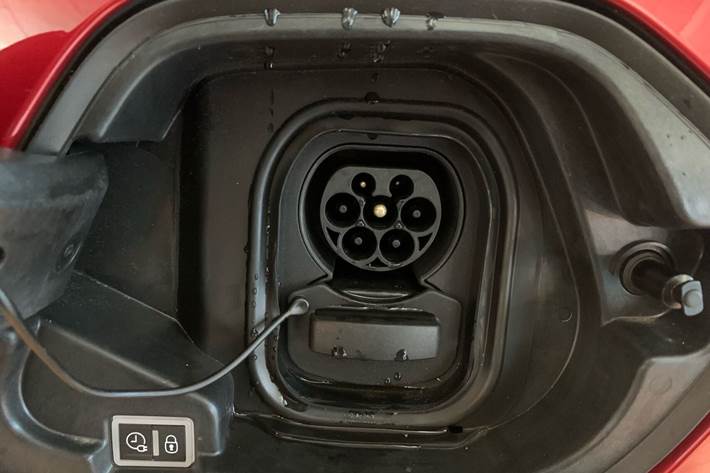 Rød Opel Corsa-e fra 2023