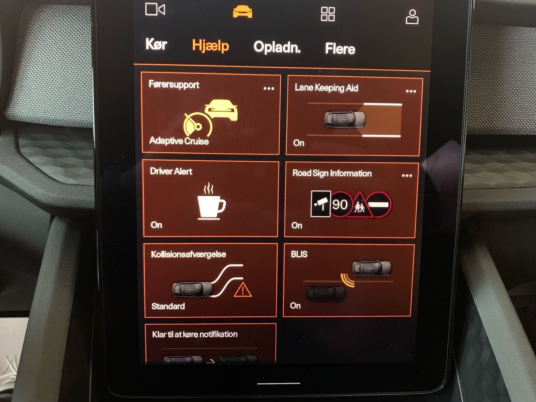 Blå Polestar 2 fra 2023