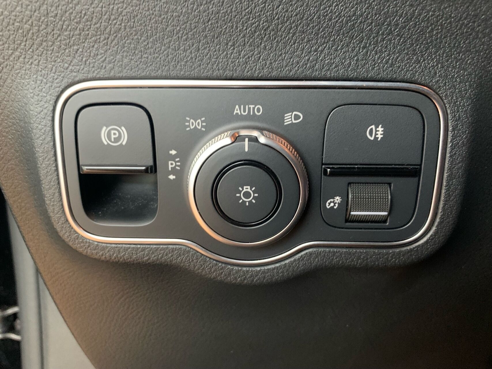 Sort Mercedes Mercedes-Benz fra 2022