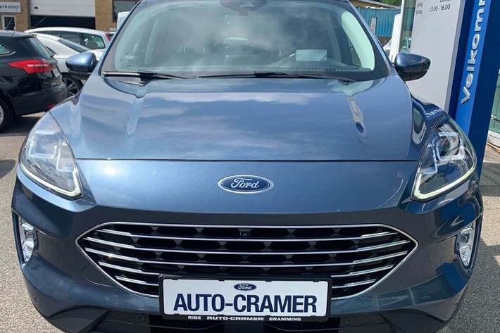 Blå Ford Kuga fra 2021