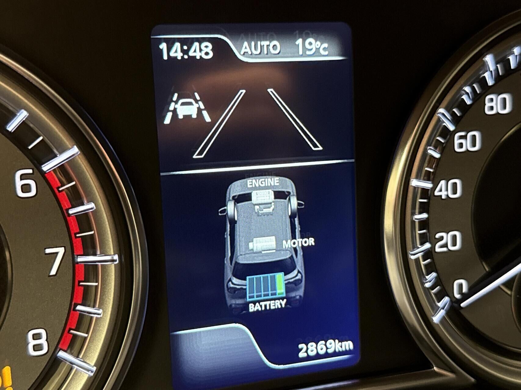 Grå Suzuki S-Cross fra 2025