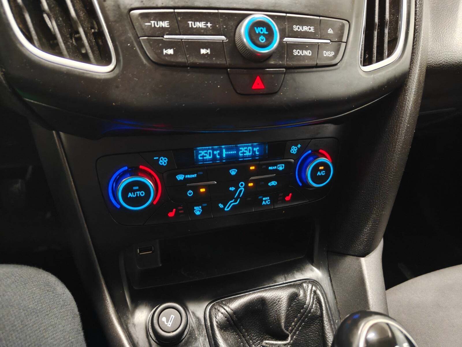 Gul Ford Focus fra 2015