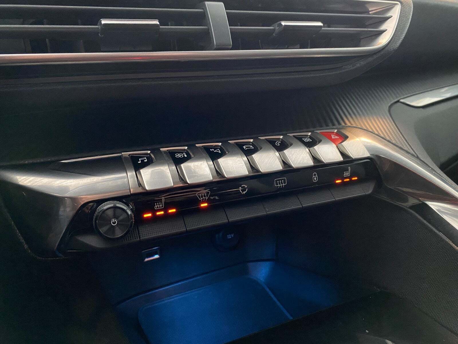 Grå Peugeot 3008 fra 2017