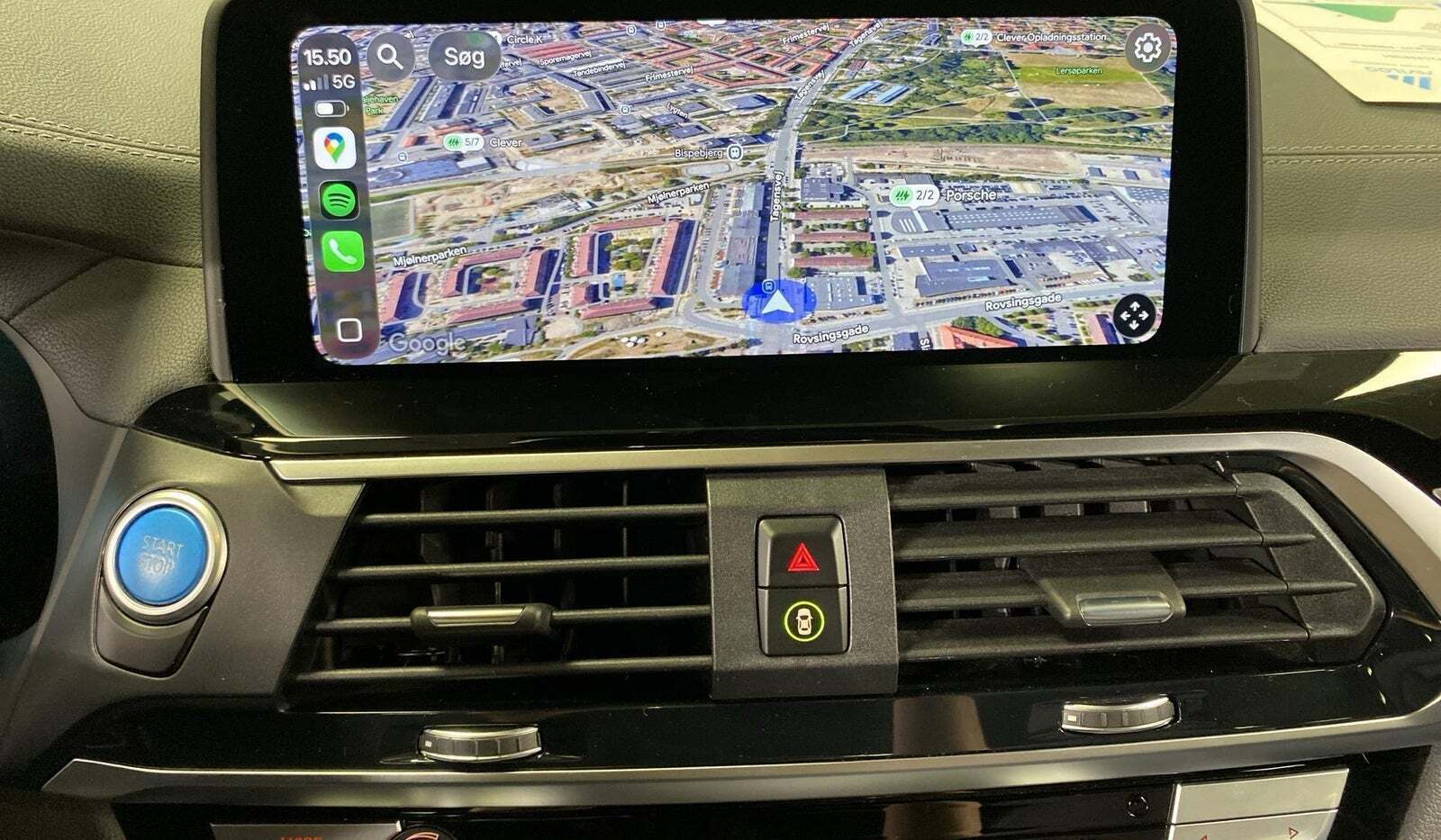 Grå BMW iX3 fra 2021