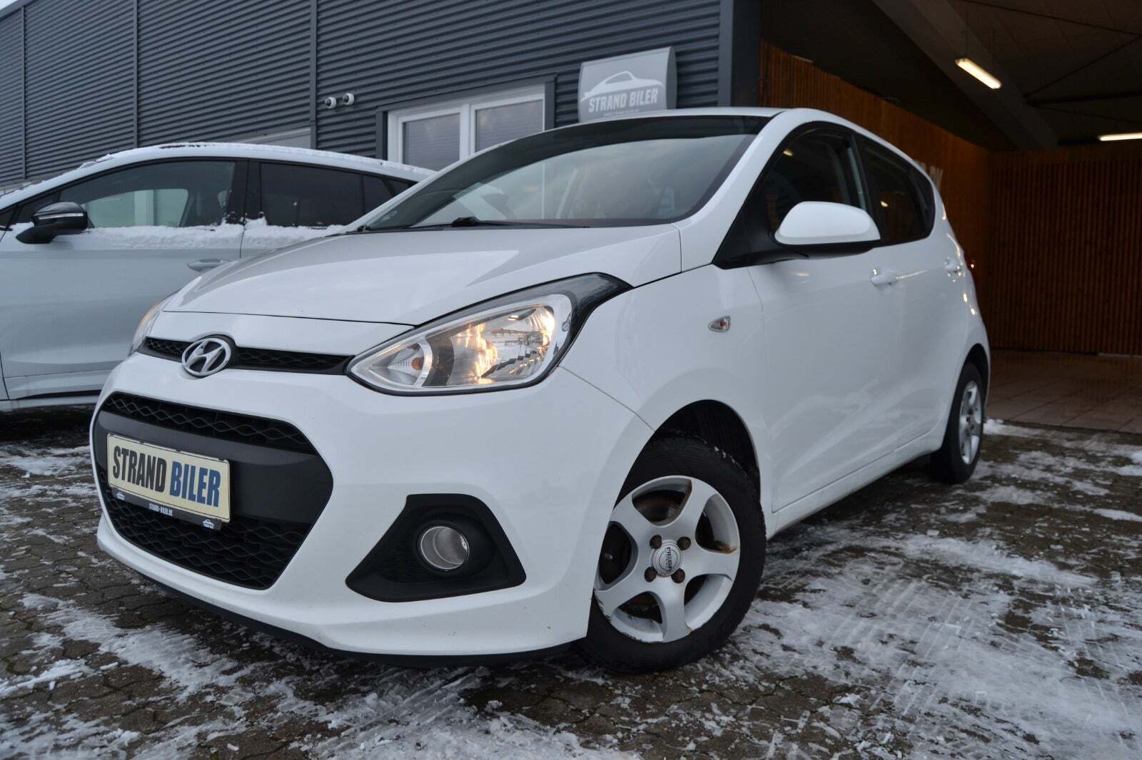 Hvid Hyundai i10 fra 2016