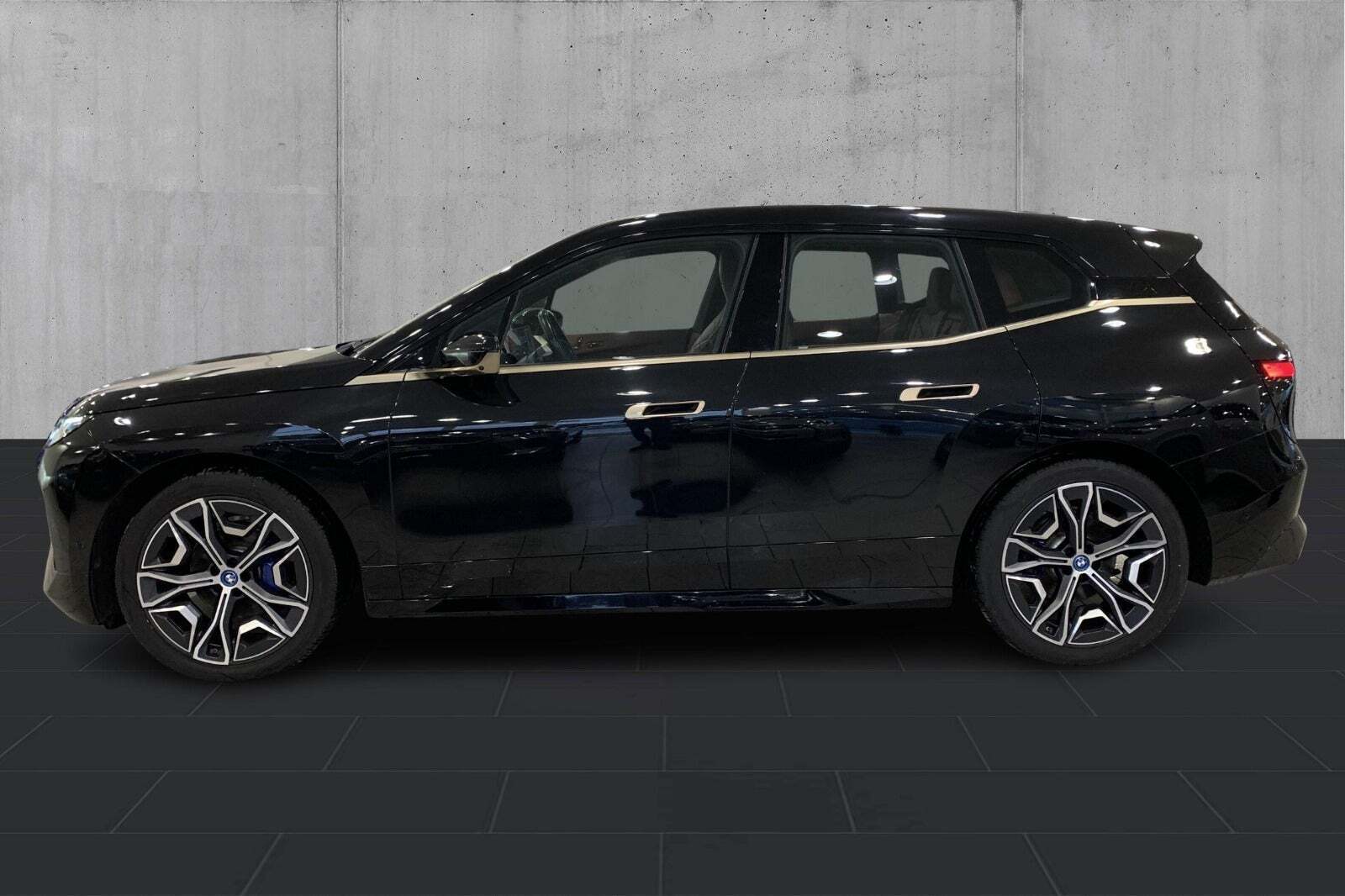BMW iX xDrive40 Supercharged