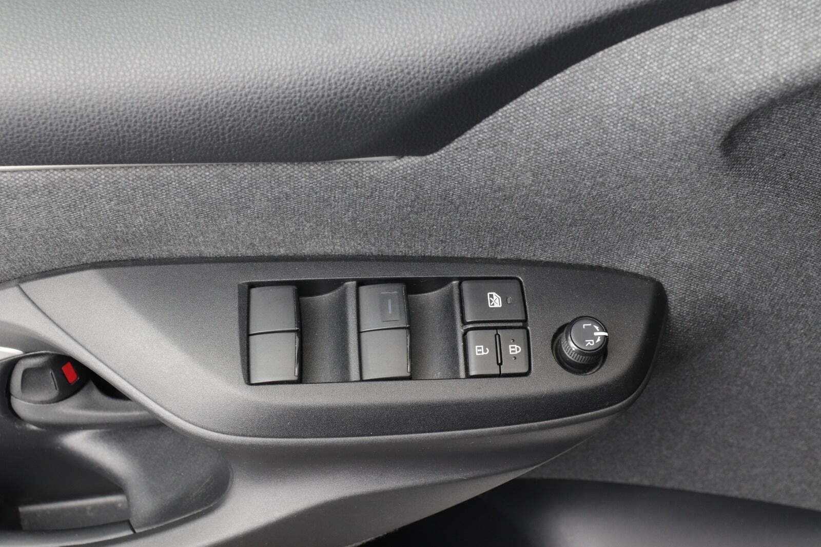 Sølv Toyota Yaris fra 2021