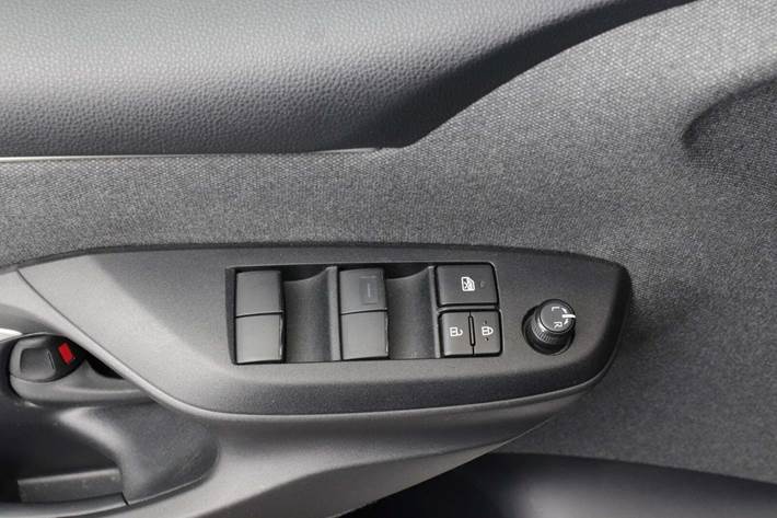 Sølv Toyota Yaris fra 2021