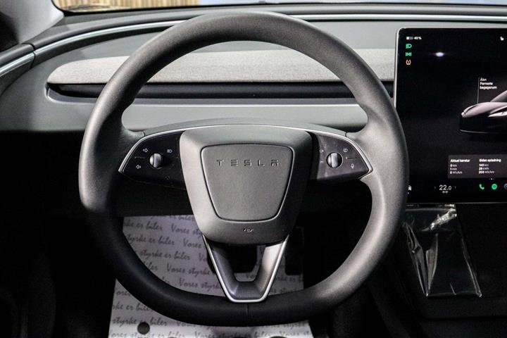 Sort Tesla Model 3 fra 2024