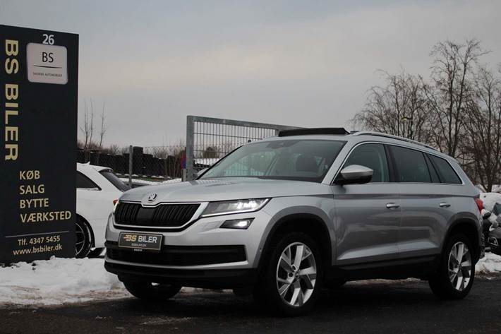 Sølv Skoda Kodiaq fra 2019 set udefra