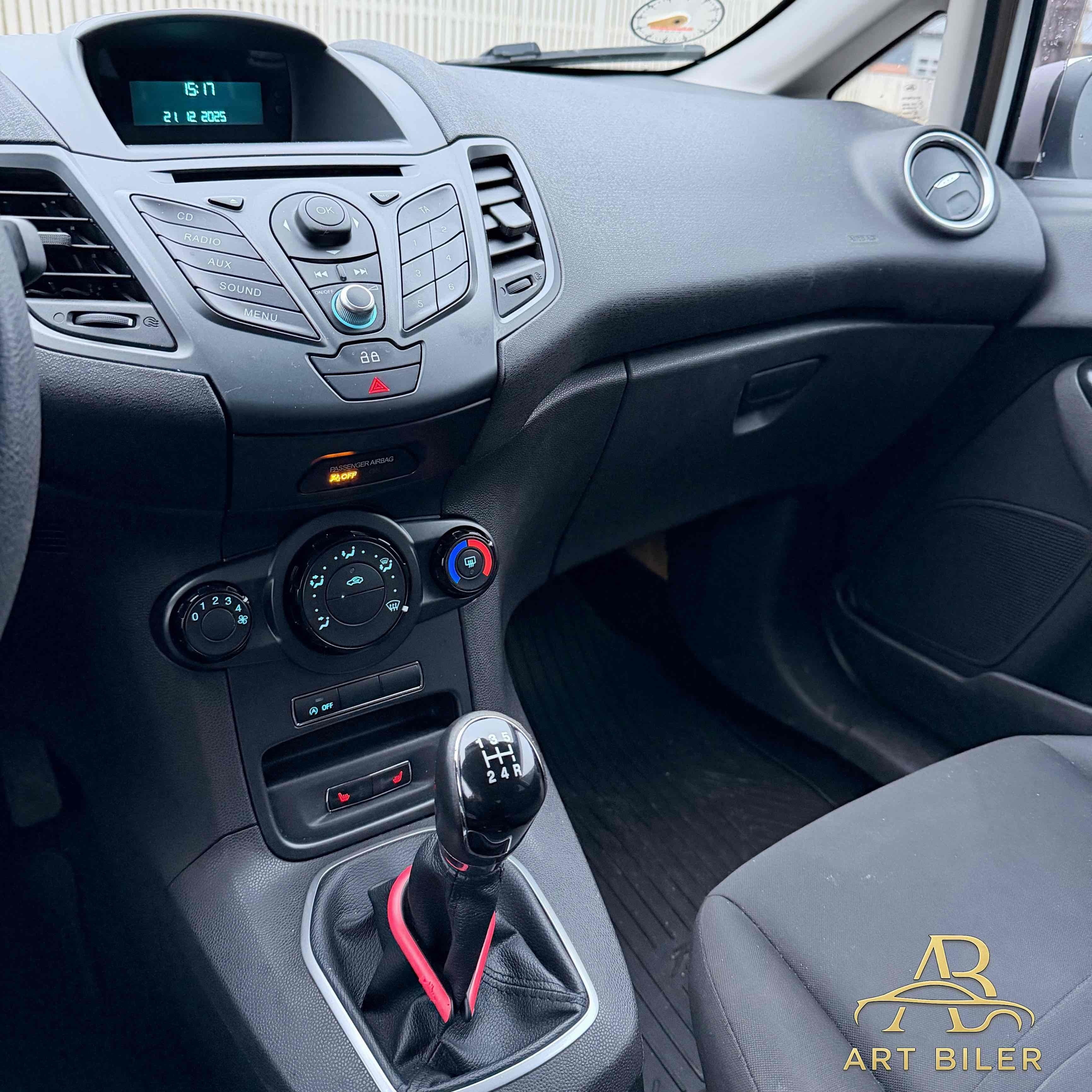 Hvid Ford Fiesta fra 2014