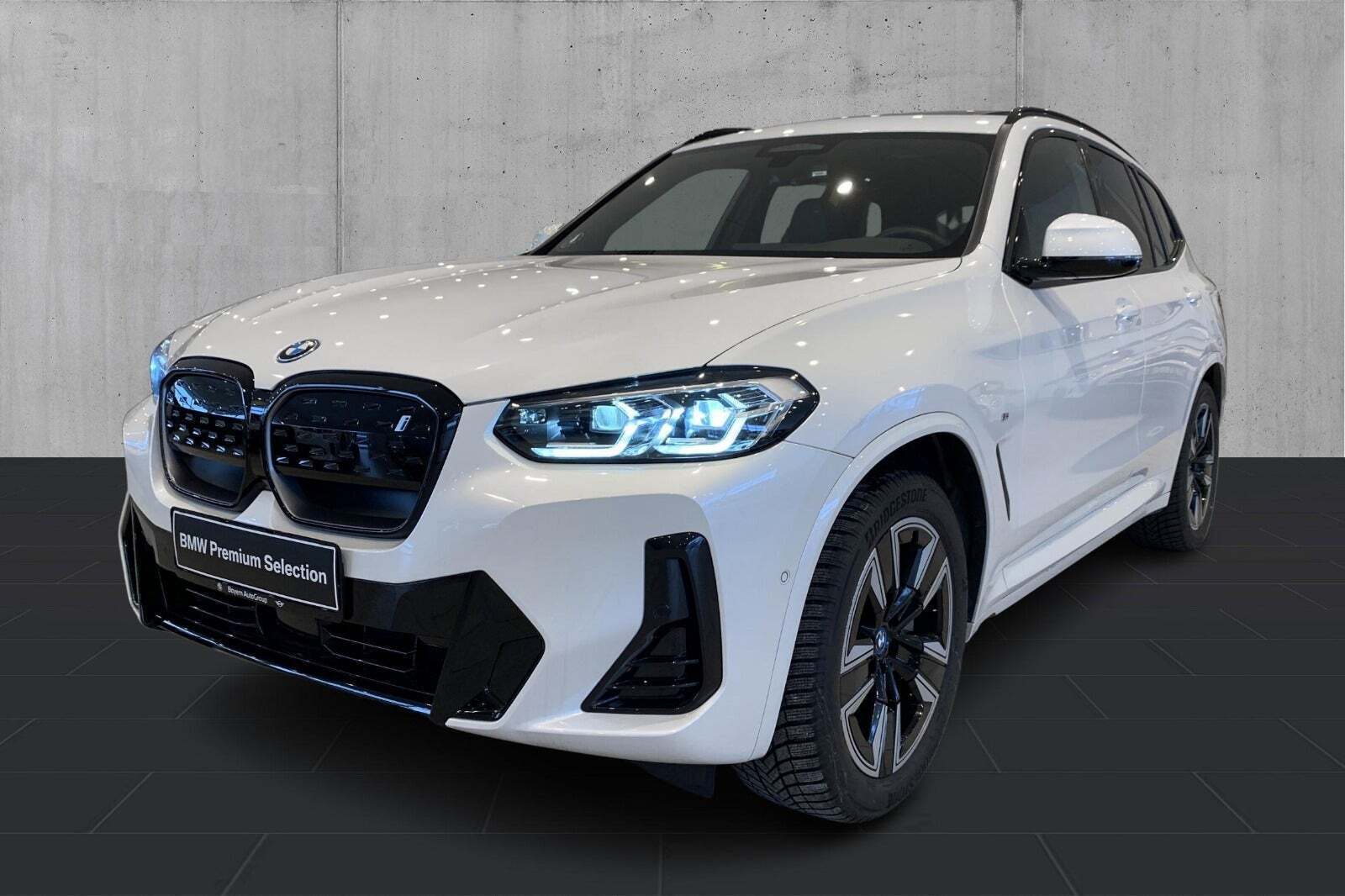 Hvid BMW iX3 fra 2024