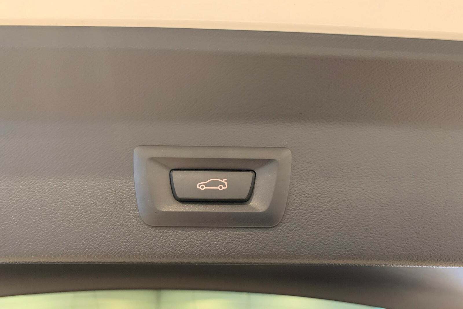 Hvid BMW iX3 fra 2024