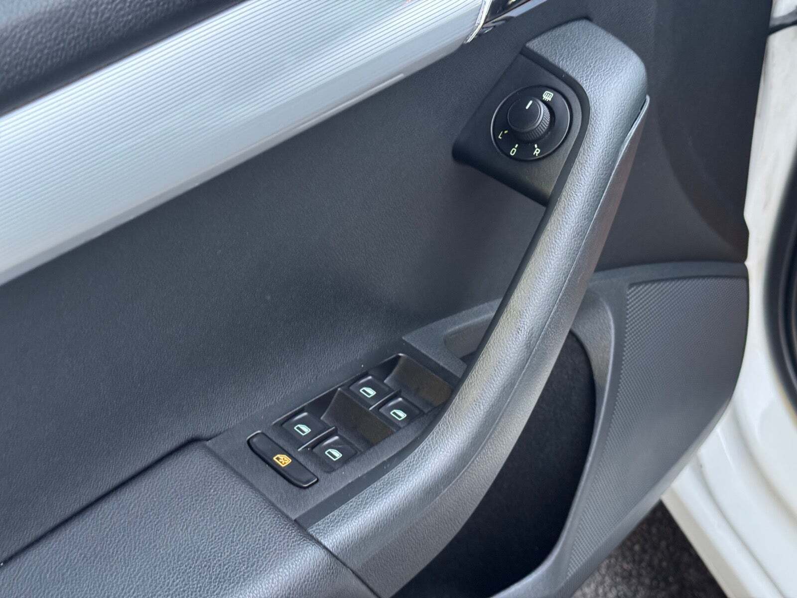 Hvid Skoda Octavia fra 2015