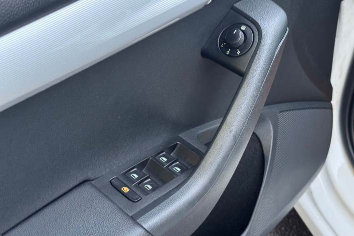 Hvid Skoda Octavia fra 2015