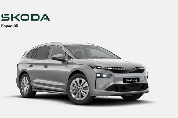 Sølv Skoda Enyaq fra 2026 set udefra