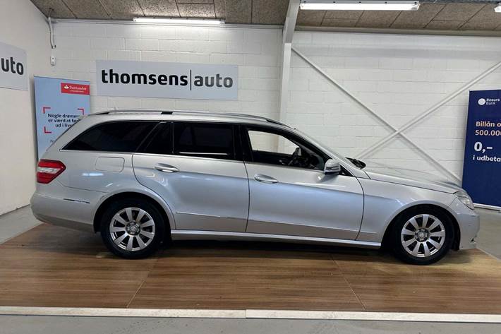 Sølv Mercedes E200 fra 2011