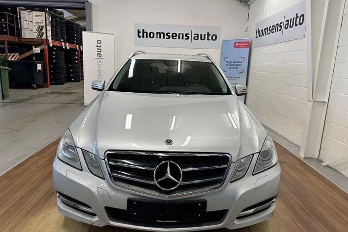 Sølv Mercedes E200 fra 2011