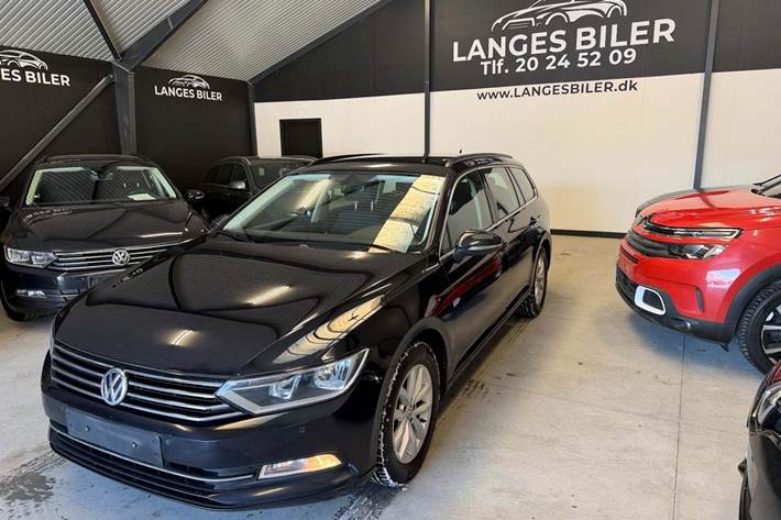 Sort VW Passat fra 2017