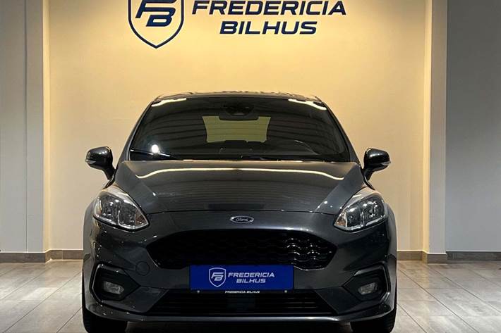 Grå Ford Fiesta fra 2019