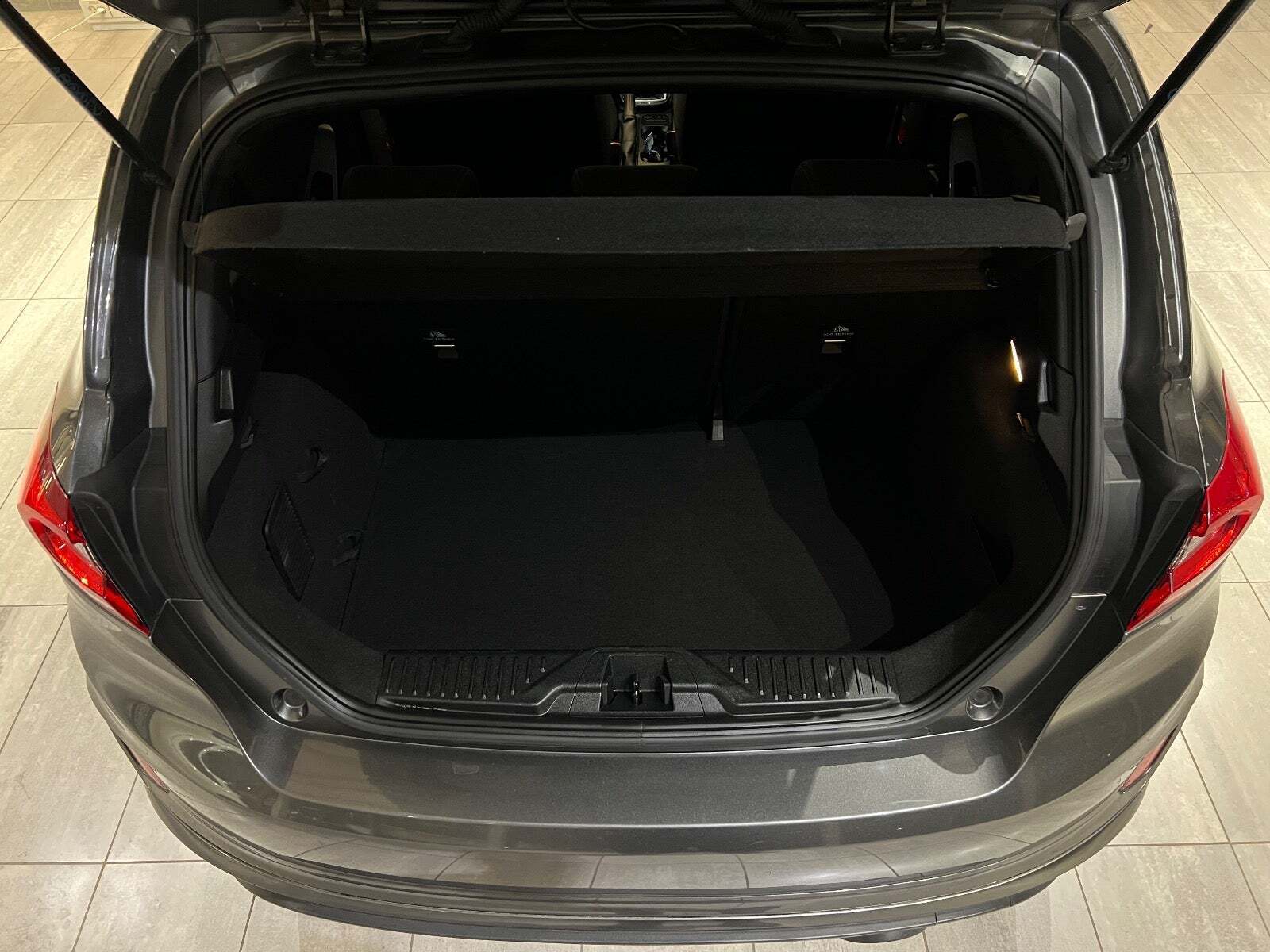 Grå Ford Fiesta fra 2019