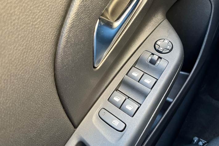 Sort Opel Corsa-e fra 2023