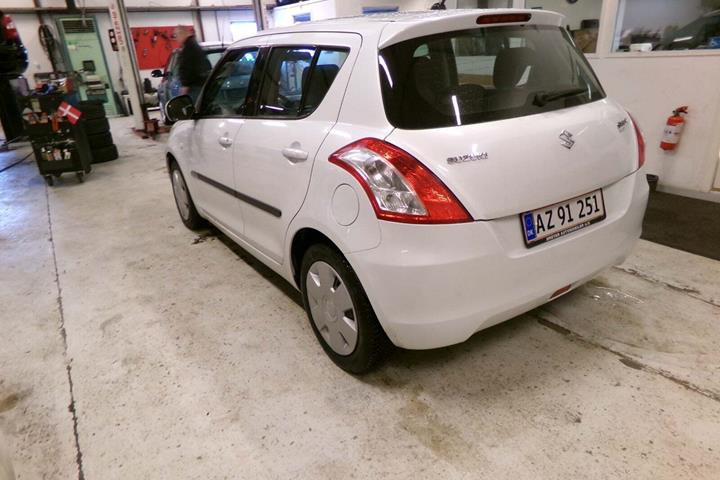 Hvid Suzuki Swift fra 2012