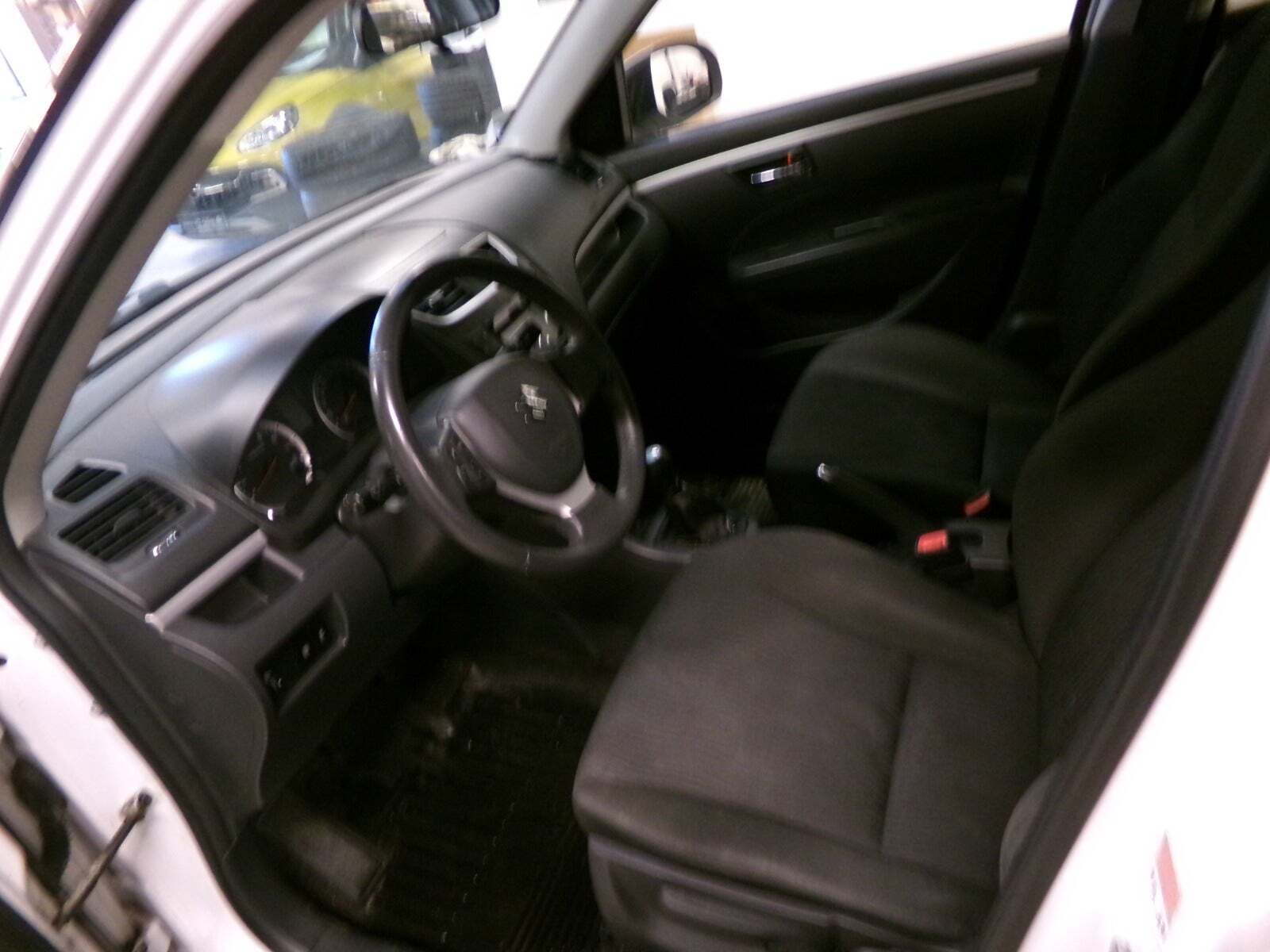 Hvid Suzuki Swift fra 2012