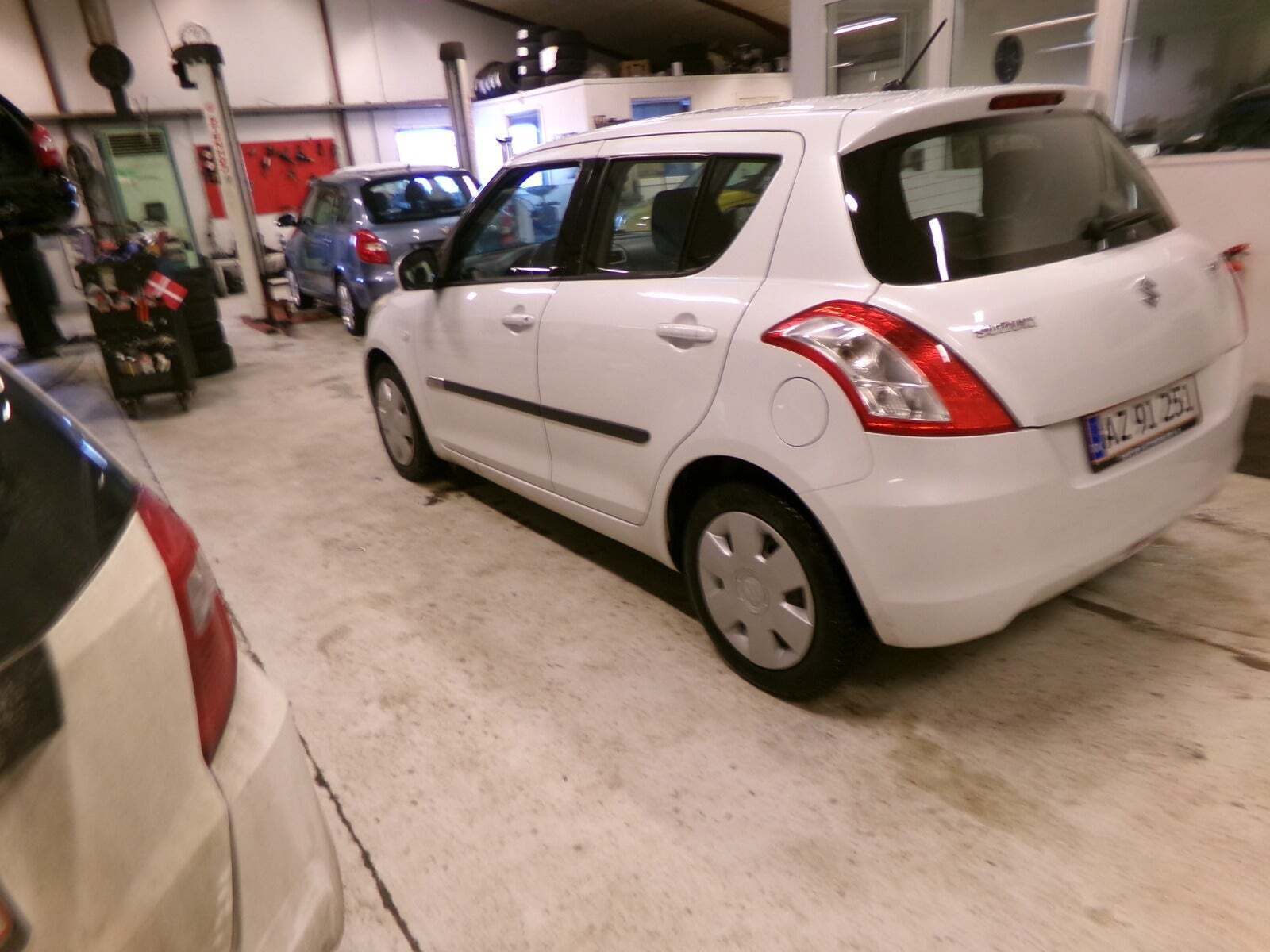 Hvid Suzuki Swift fra 2012
