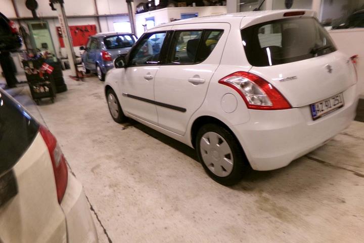 Hvid Suzuki Swift fra 2012