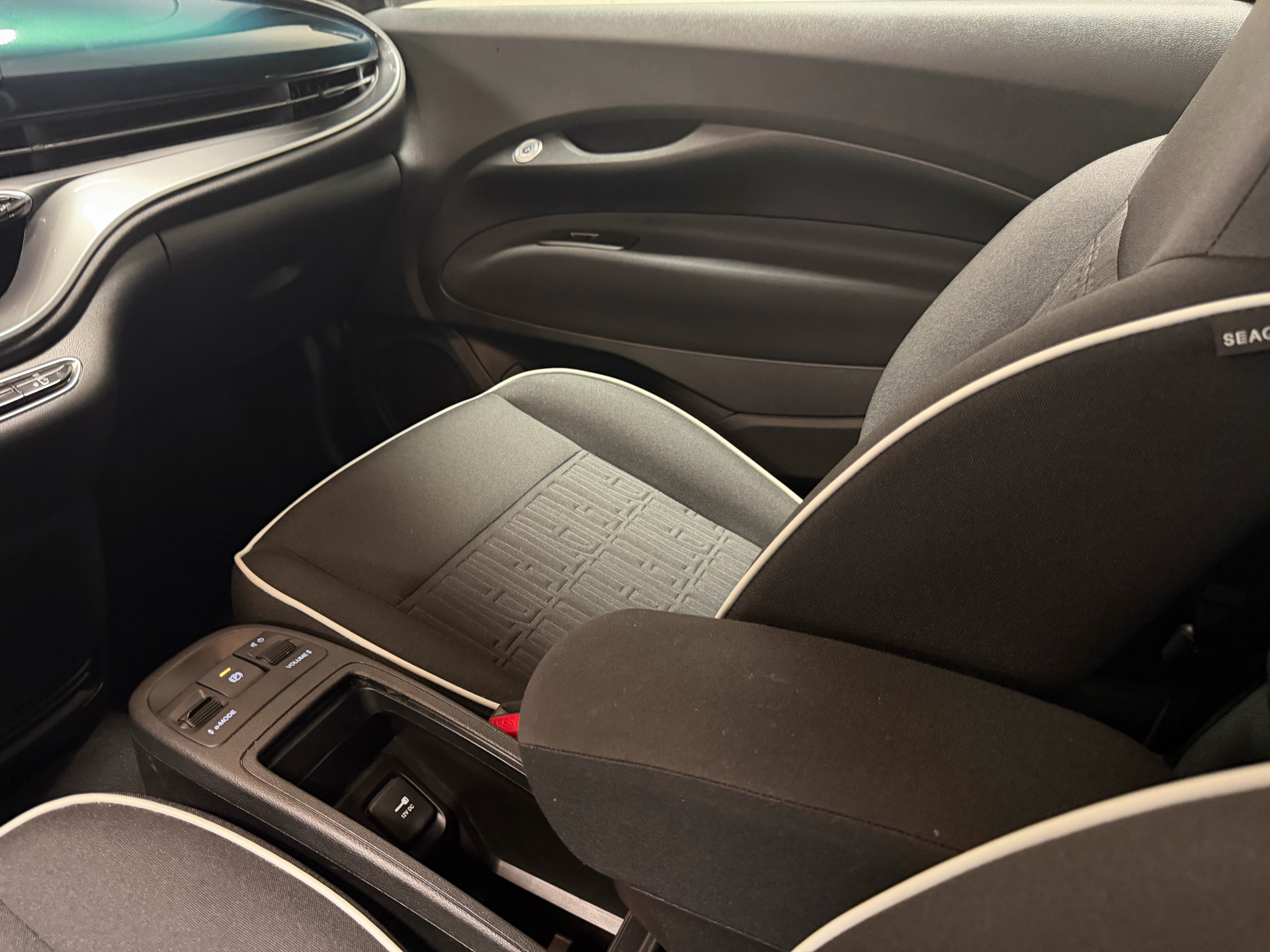 Blå Fiat 500e fra 2024