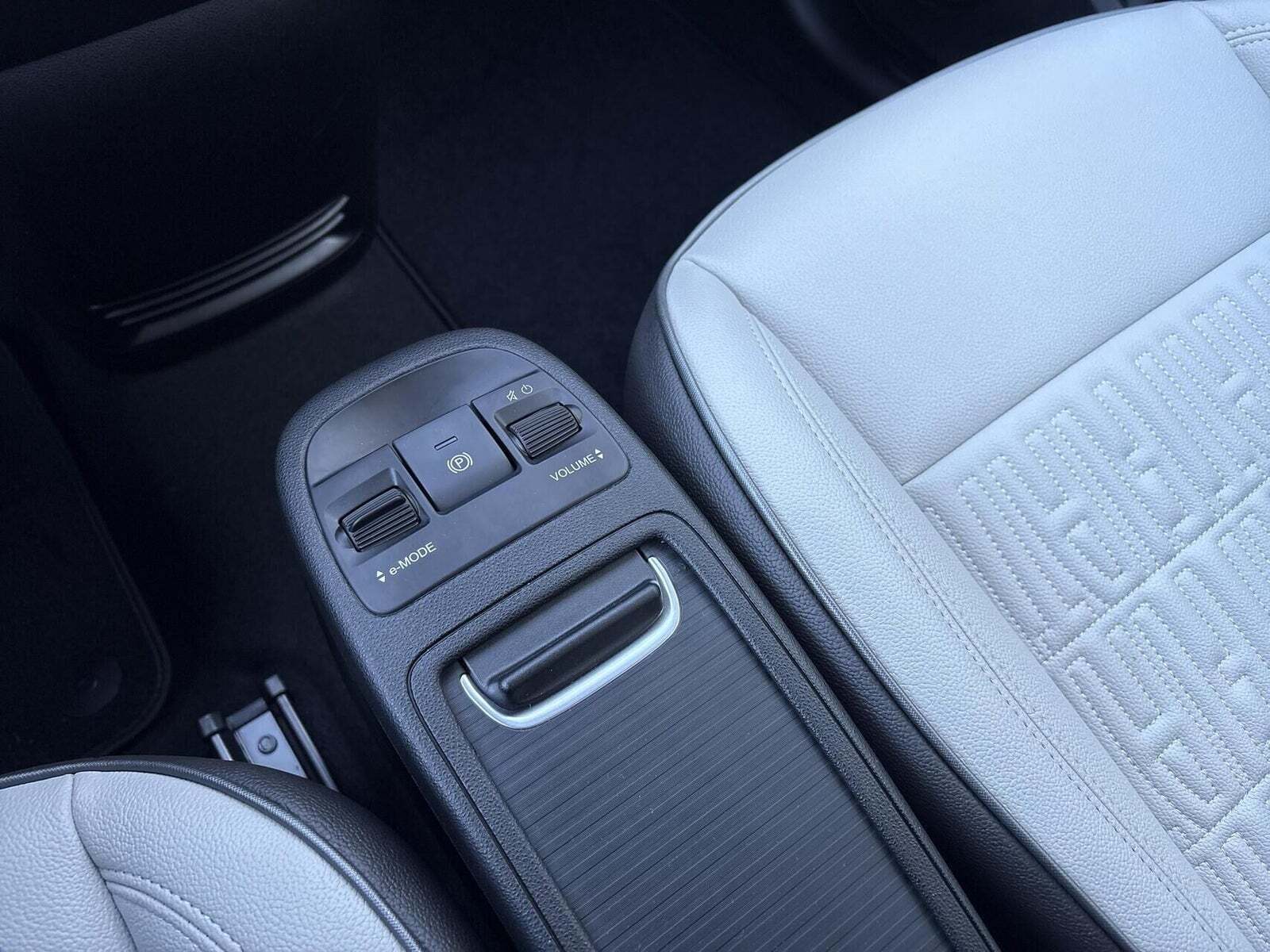 Blå Fiat 500e fra 2023