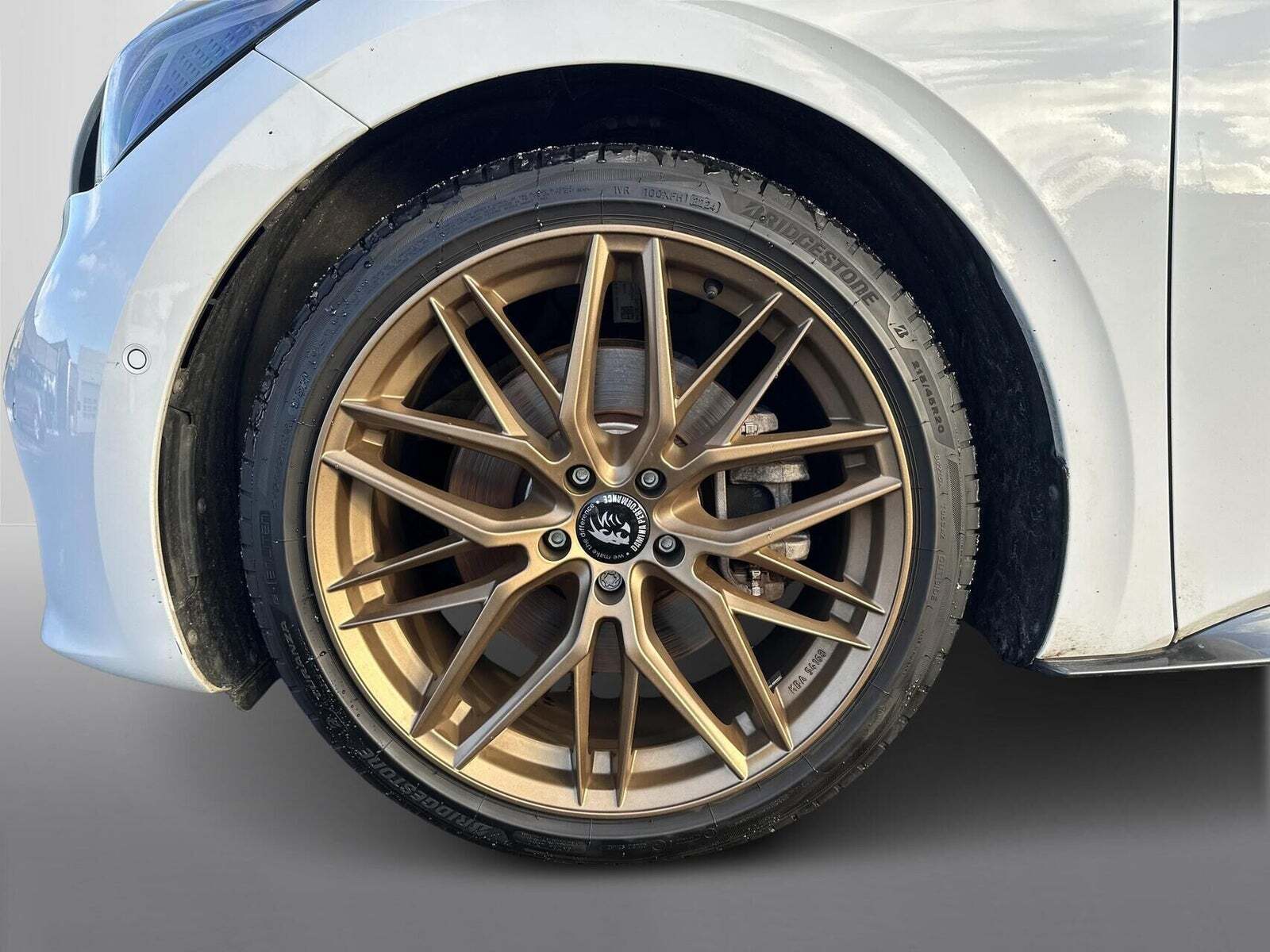 Hvid Cupra Born fra 2023