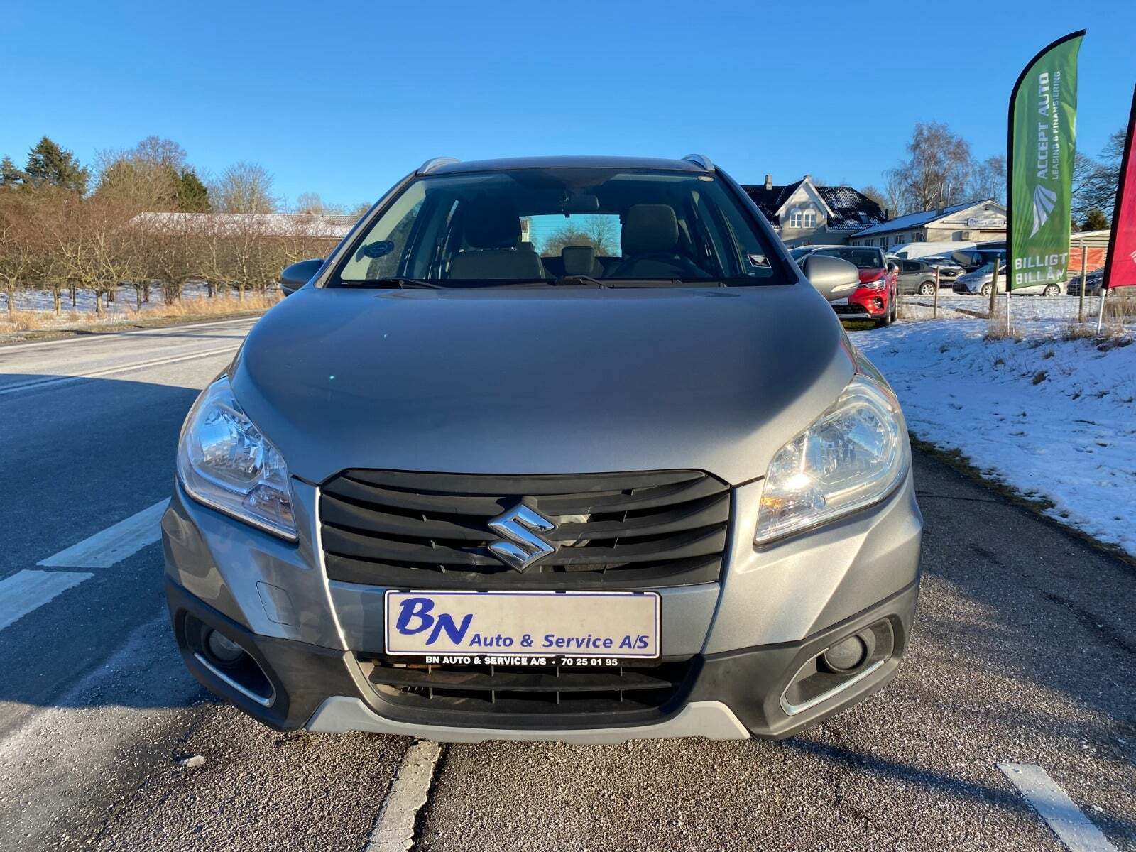 Grå Suzuki S-Cross fra 2014