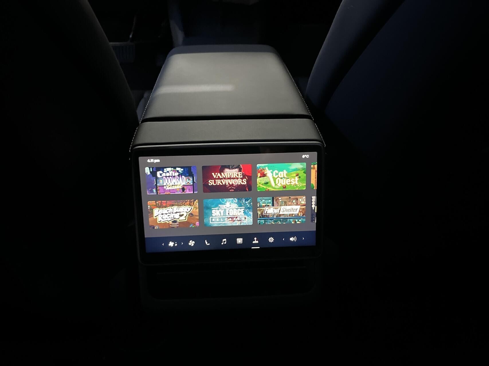 Hvid Tesla Model 3 fra 2024