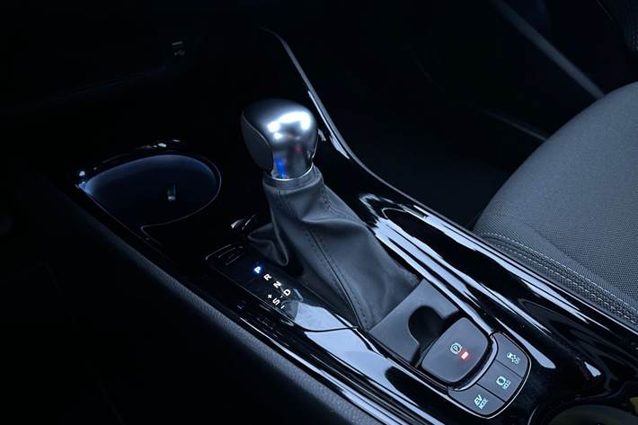 Rød Toyota C-HR fra 2020