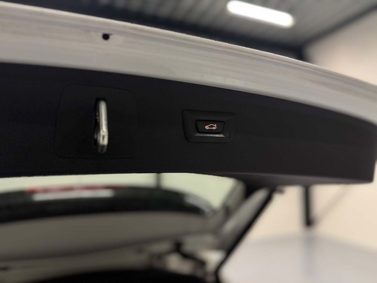 Hvid BMW 225xe fra 2019