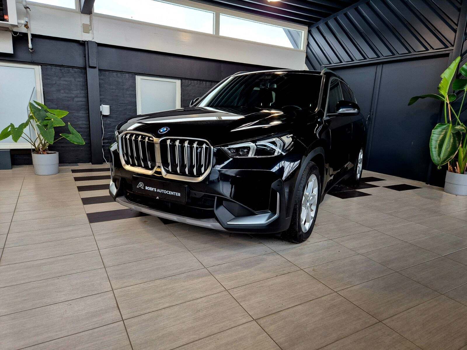 BMW iX1 xDrive30 Fully Charged