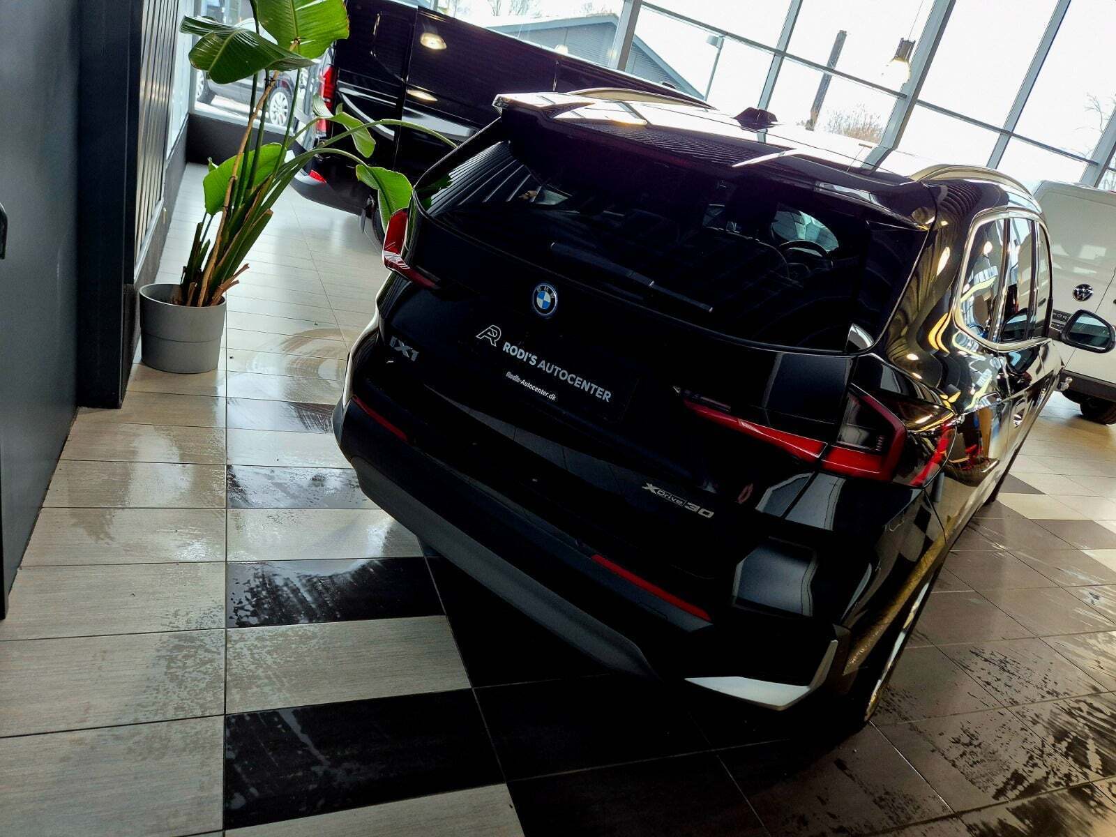 BMW iX1 xDrive30 Fully Charged