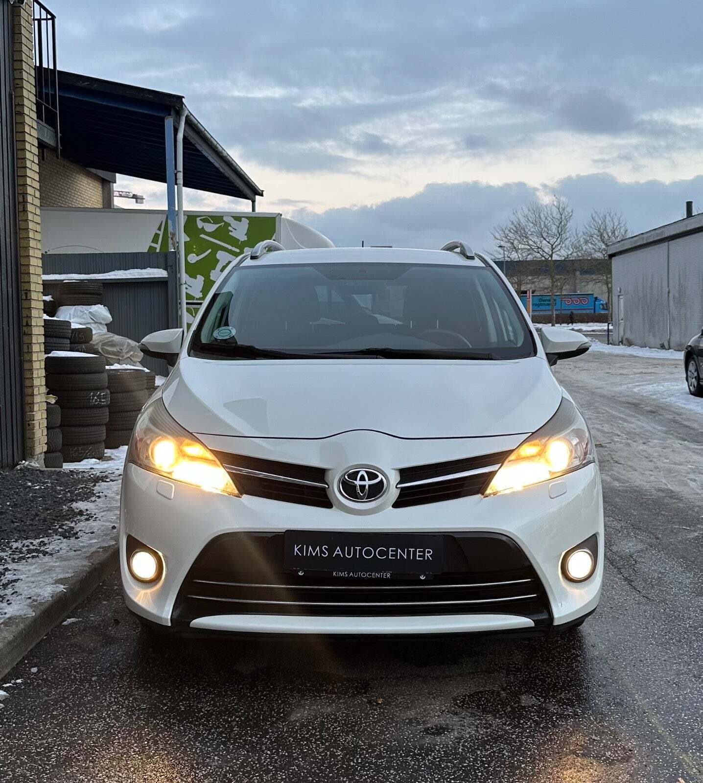 undefined Toyota Verso fra 2015