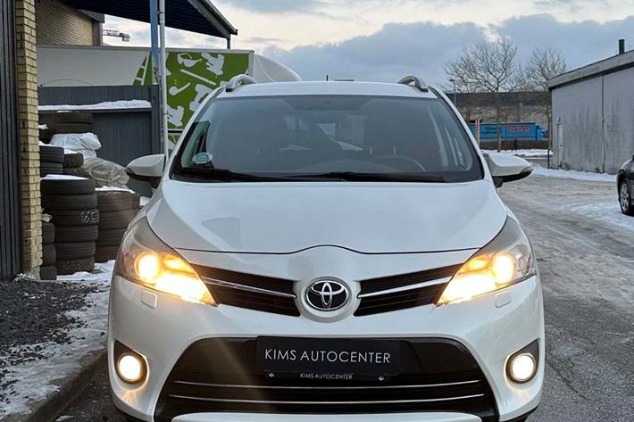 undefined Toyota Verso fra 2015