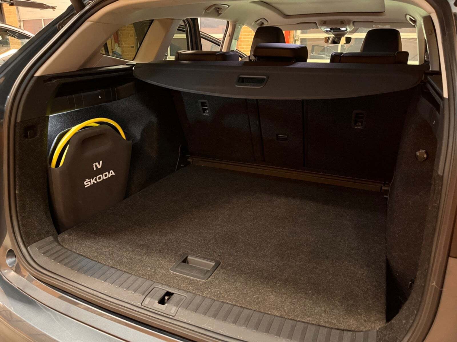 Grå Skoda Enyaq fra 2022