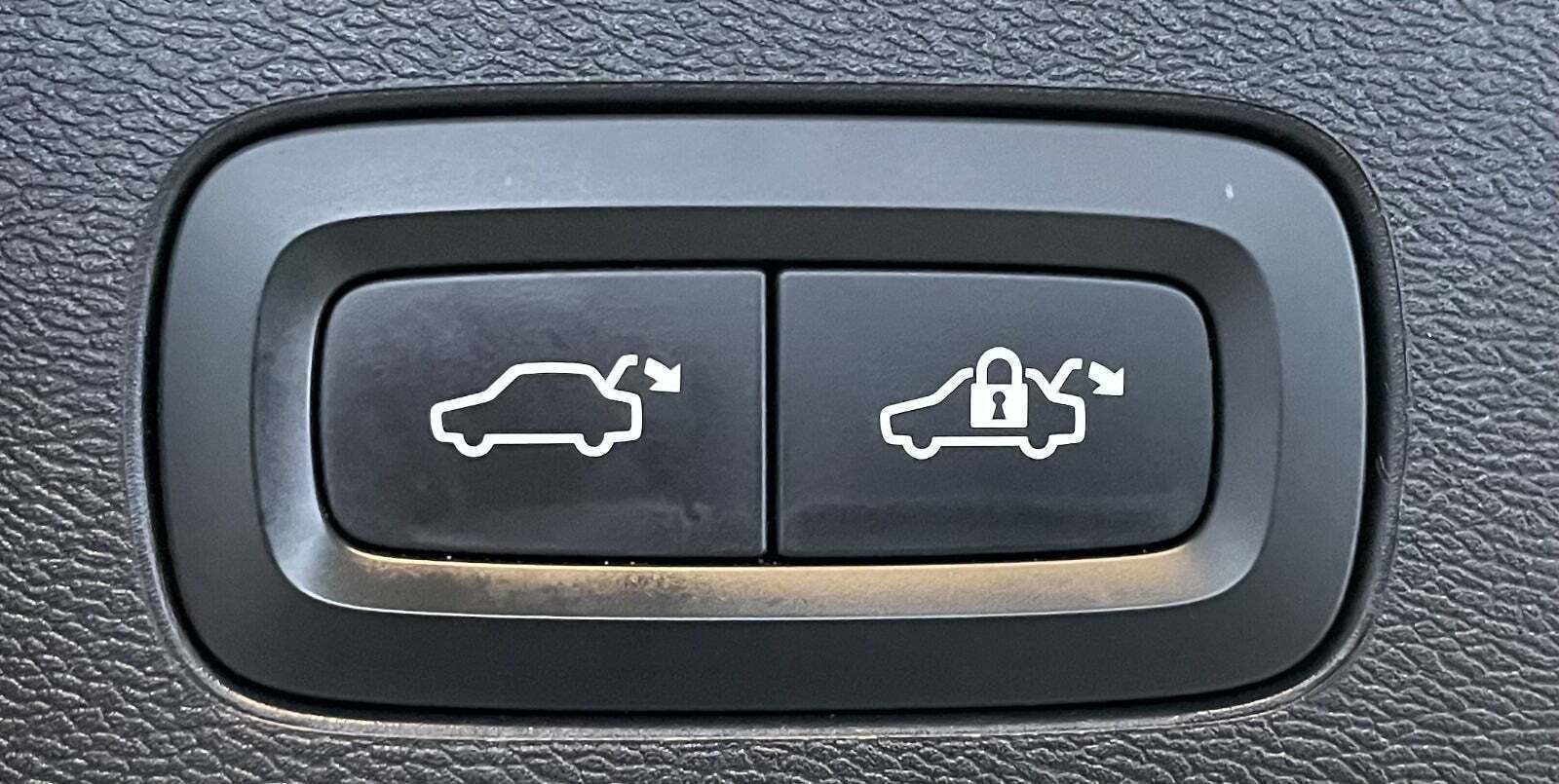 Sort Volvo XC60 fra 2019