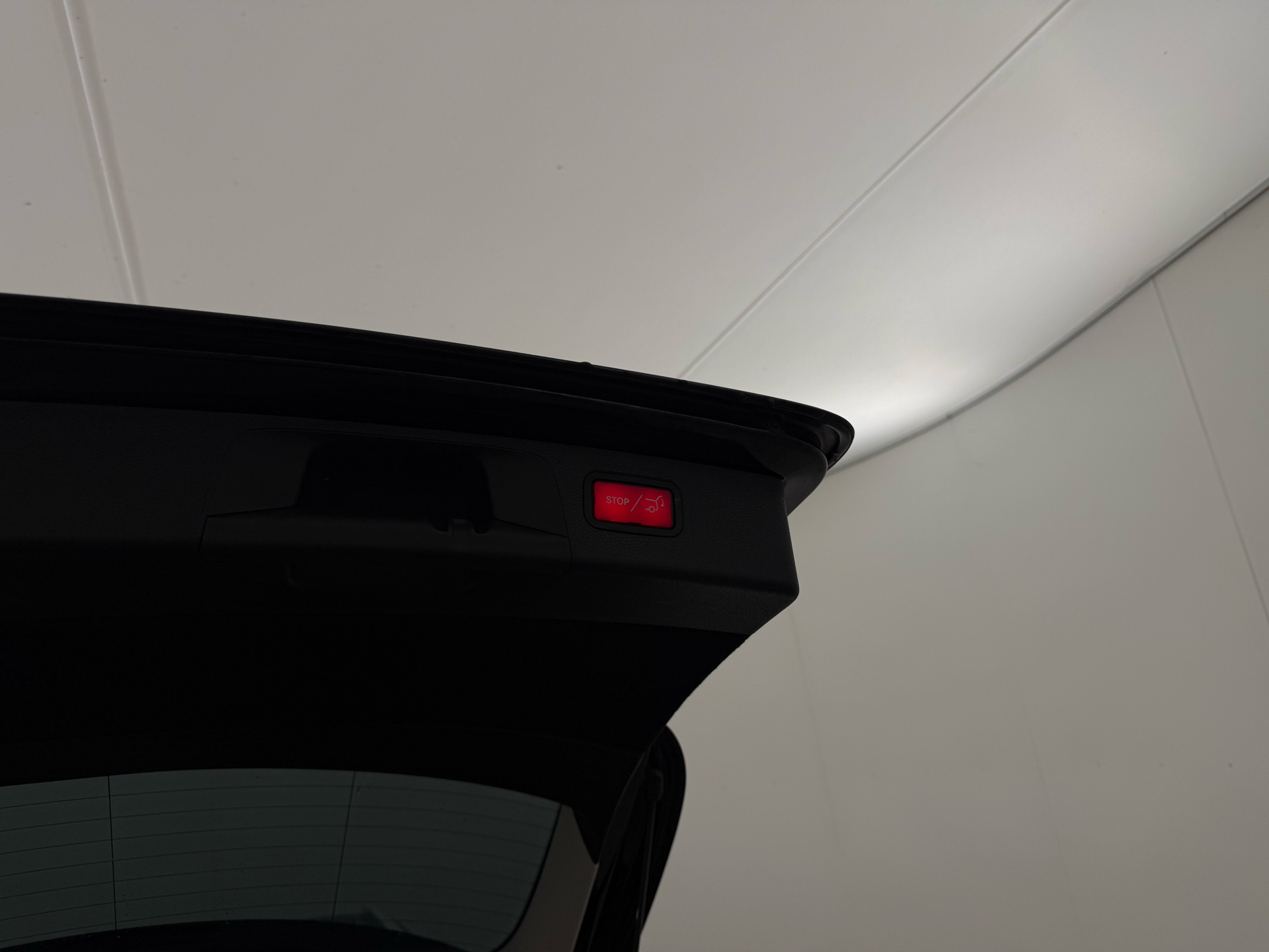 Sort Mercedes E220 d fra 2019