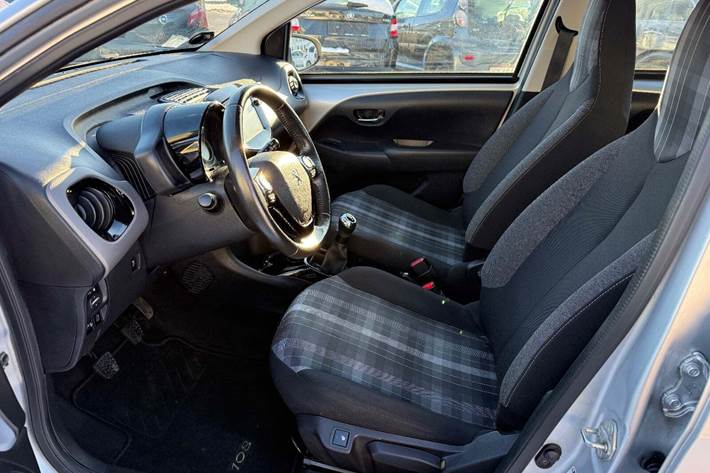 Sølv Peugeot 108 fra 2019