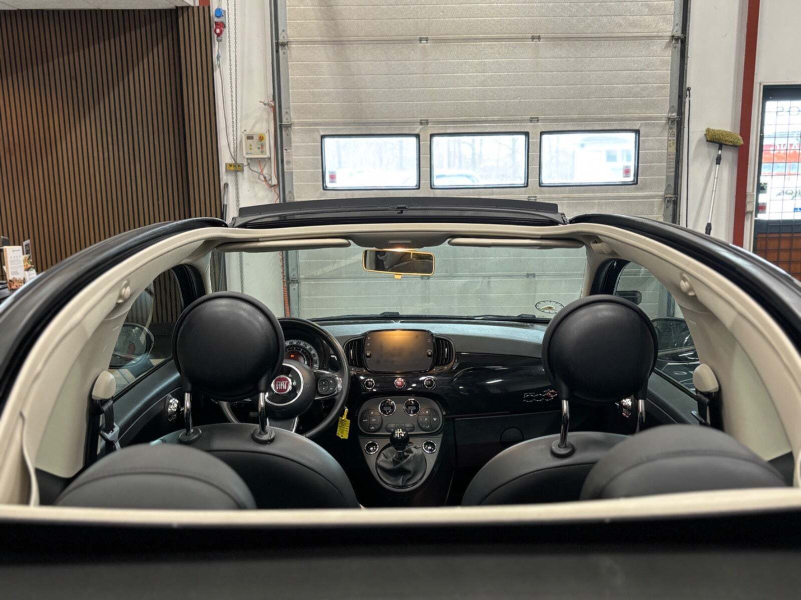 Sort Fiat 500C fra 2019