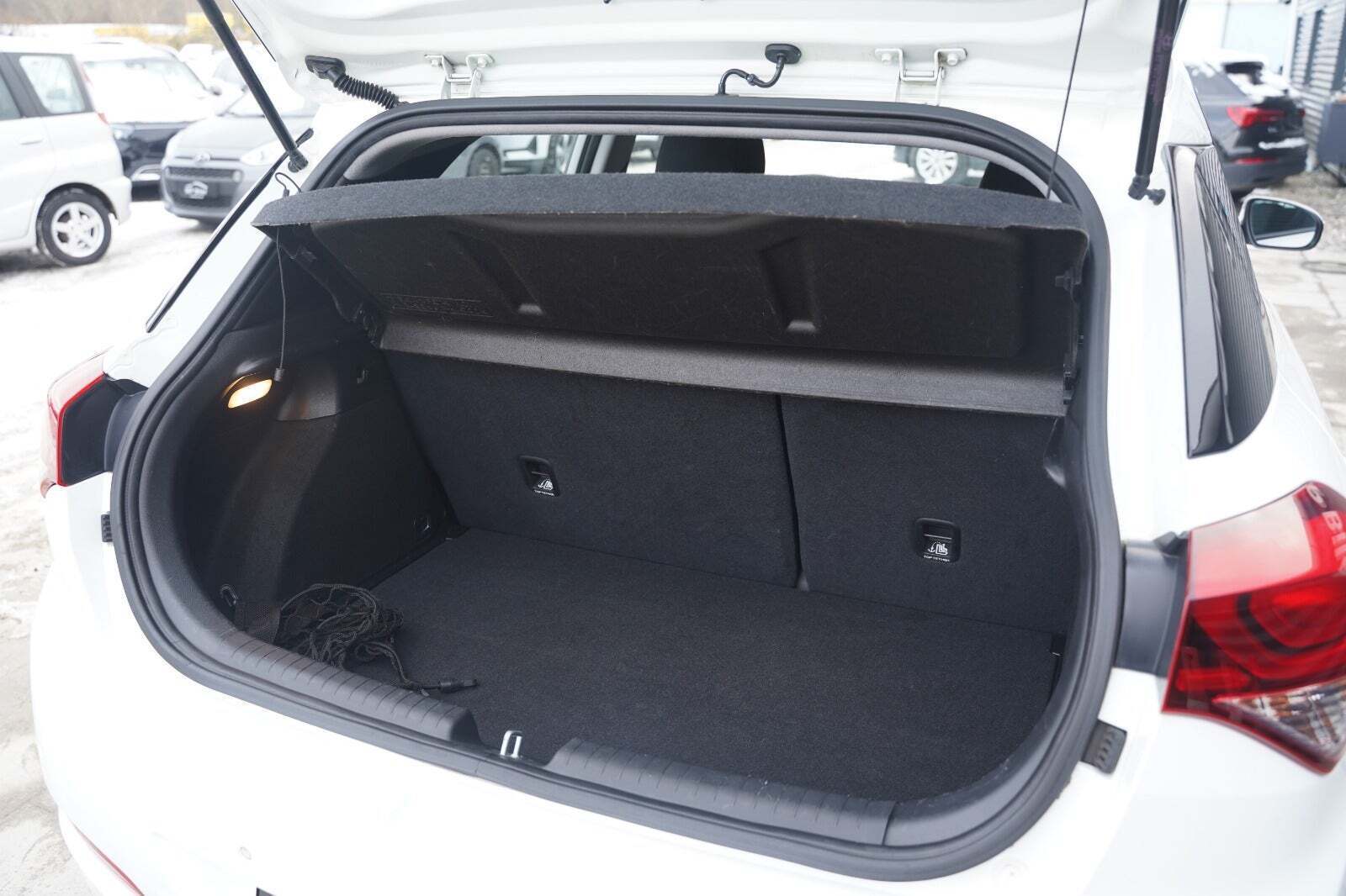 Hvid Hyundai i20 fra 2017